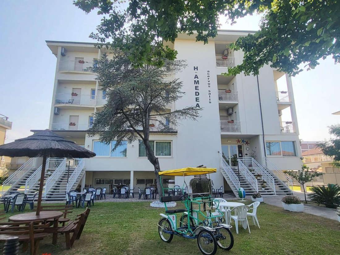 Hotel Amedea Cervia Eksteriør billede