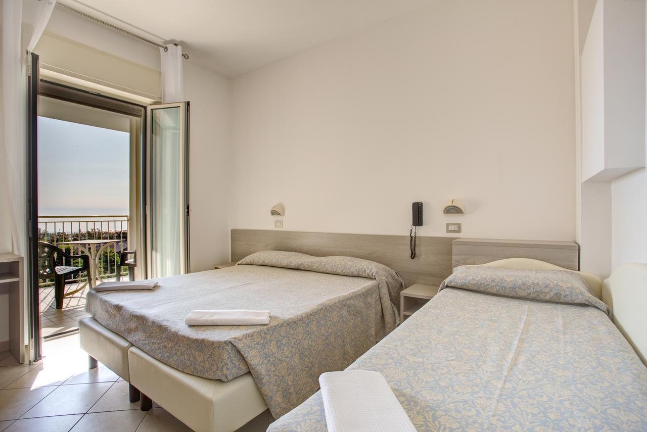 Hotel Amedea Cervia Eksteriør billede